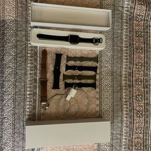 Apple Watch Series 7000 (1st generation) Aluminum Gold 38mm EUC